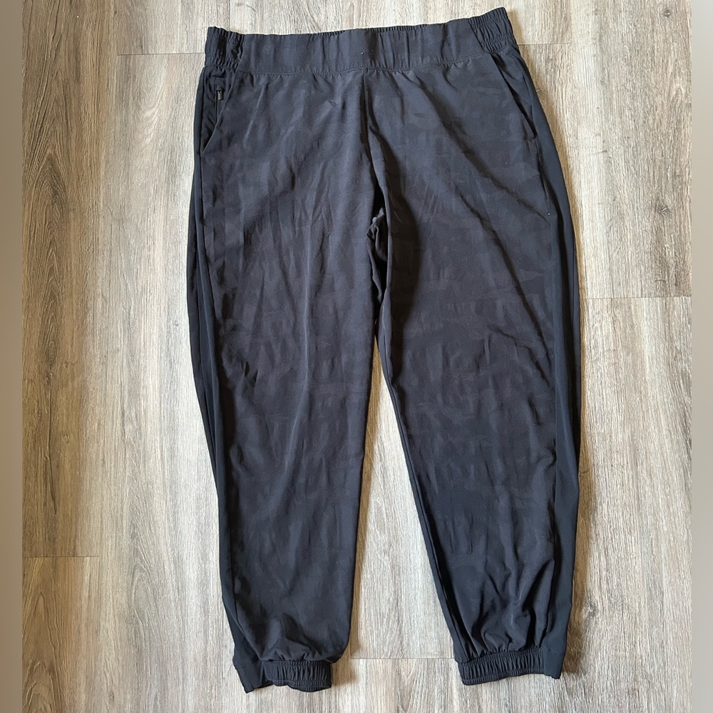 Athleta Brooklyn Camo Jogger